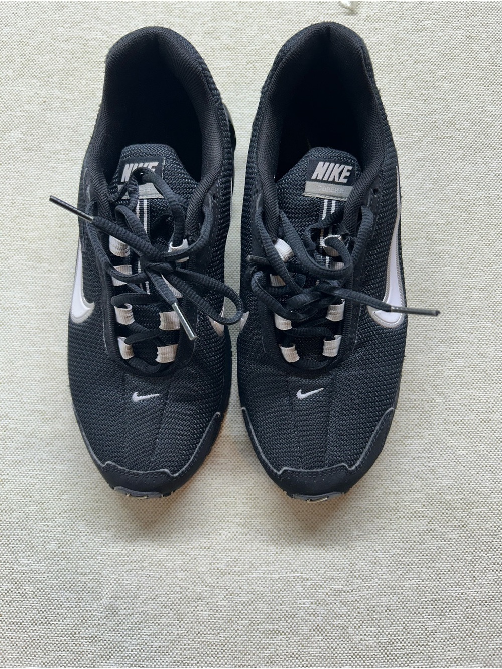 Nike Men's Black Athletic Sneakers with White Swoosh